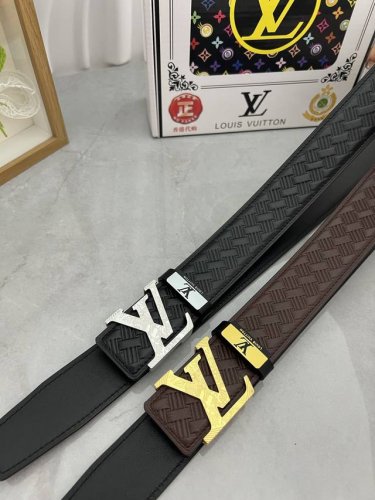 品名：Lv..路易..威登原单 材质：原单牛皮腰带 百分百头层牛皮腰带保证真皮，24K纯钢扣，专柜原单品质、做工精细，时尚大牌，送人自用首选 包装： 请认准如图