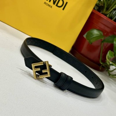 图片包装 Fendl 芬迪 宽20Mm，原单进口小牛皮，搭配原单钌钯电镀F扣，手感.油边近乎完美，原产皮料定制，质感无可挑剔，出众的细节，高清实拍，货真价实，品