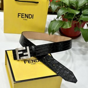 fendl 芬迪 宽40Mm双面原版小牛皮 搭配单钌钯电镀扣 完美的手感.油边 出众的设计.风格 高贵奢华 时尚大方 高清实拍 货真价实 品质保证 双面用