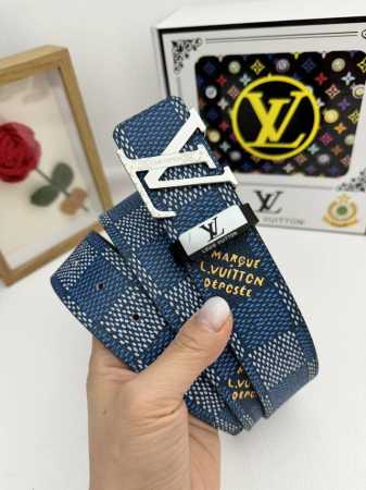 品名：LV..路易..威登原单 材质：原单牛皮腰带 百分百头层牛皮腰带保证真皮，24K纯钢扣，专柜原单品质、做工精细，时尚大牌，送人自用首选 包装： 请认准如图 - 点击图像关闭