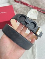 品名：菲拉格慕.Ferrgamo腰带 皮带 原单 型号：挂扣，纯铜材质经典挂扣，实物拍摄，头层牛皮 材料：百分百头层牛皮，保证真皮。纯铜材质，永不掉色，双面可用