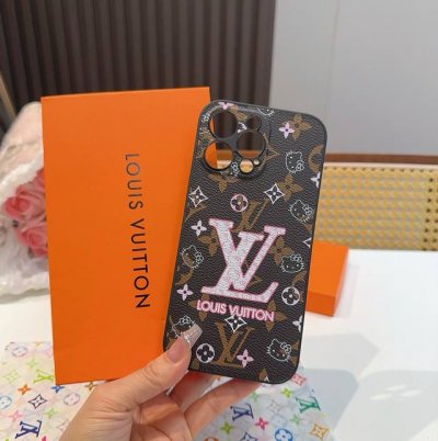 Lv精孔全包围边皮质手机壳 型号：为了不出现报错型号，请打开本机查看手机设置显示的型号 Iphone16系列更新 Iphone16Pro Max 6.9 Iph