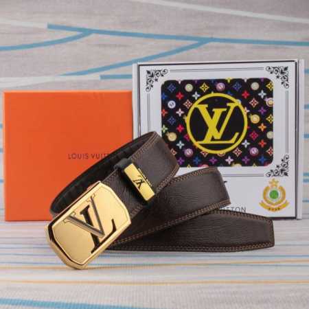 品名：Lv..路易..威登原单 材质：原单牛皮腰带 百分百头层牛皮腰带保证真皮，24K纯钢扣，专柜原单品质、做工精细，时尚大牌，送人自用首选 包 - 点击图像关闭