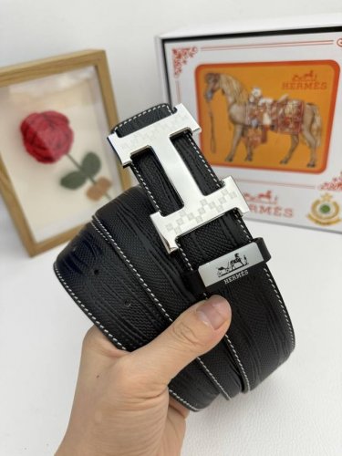 品名：爱马仕.Hermès 原单 材质：原单牛皮腰带 百分百头层牛皮腰带保证真皮，24K纯钢扣，专柜原单品质、做工精细，时尚大牌，送人自用首选 包装： 请认准如