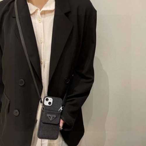 普拉达斜挎卡包手机壳 全包素材 零钱包卡包手机壳 型号 为了不出现报错型号 请打开本机查看手机设置显示的型号 iphone16系列更新 iphone16pro