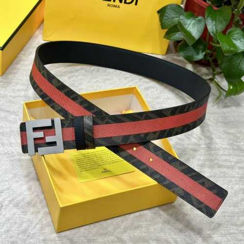 Fendi 芬迪 专柜同款 宽4.0Cm 双环正反用腰带 Ff按钉搭扣 黑色cuoio Romano皮革材质 反面面料带有烟草黄和黑色ff图案 四方满钻金属饰面