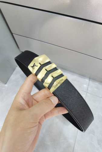 路易威登秘原单品质专柜官网同步宽度3.8精美扣头意大利进口皮纹牛皮手感极佳 上身郊果棒男士最爱商务休闲长度100一125下单请留言长度