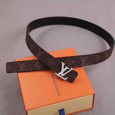 配全套包装礼盒 等级：Lv 女款 原单专柜同步，原单不锈钢扣头，原版包装.实物拍摄，货真价实头层牛皮 材料：双面头层牛皮 编号：宽度 3.0