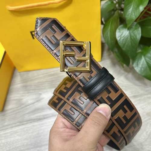 图片包装+10 Fendl 芬迪 专柜同款 宽40Mm 标志造型宽皮带。钉扣式带扣。棕色小牛皮制成。印有浮雕手绘黑色与棕色 Ff 图案。镀金表面金属制品，品质保