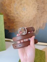特 P170 Gucci专柜同步 代码370717 宽度2.5Cm Cruise 系列的外观将功能性与时尚感相结合。这款优雅的腰带采用黑色皮革制成，饰有互锁G型