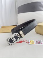 品名：巴宝莉.Burberry 腰带自动带 皮带 型号：自动扣，纯钢材质自动扣，自动带身，双面头层牛皮 材料：百分百头层牛皮，保证真皮。24K纯钢扣专柜同等质量
