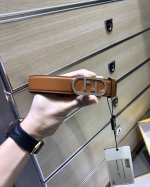 配送专柜包装 打孔针 特批 宽30Mm，原单进口双面头层牛皮，搭配原单钌钯电镀F扣，支持Nfc手感.油边近乎完美，原产皮料定制，质感无可挑剔，出众的细节，高清实