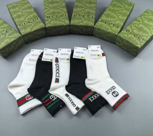 特 Gucci 古奇G家新品袜子 一盒五双 提花经典双G标志，超级Nice，实物超漂亮，超火爆小单品，大牌出街，潮人必备超好搭