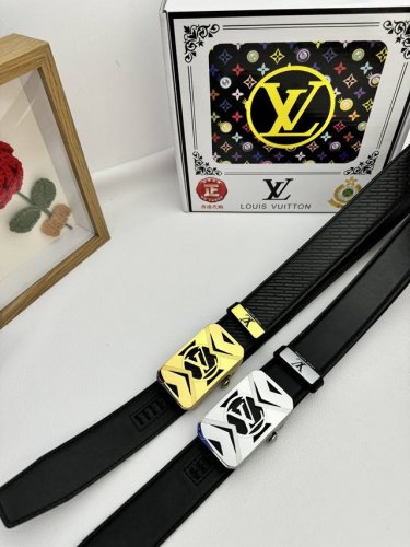 品名：Lv..路易..威登自动带 材质：原单牛皮腰带 百分百头层牛皮腰带保证真皮，24K纯钢扣，专柜原单品质、做工精细，时尚大牌，送人自用首选 包装： 请认准如