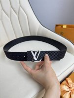 路易威登 Lv 全套包装 40Mm宽度 正品一体铸造五金钢扣 原厂皮料 双面原厂定制面料 区别市场货