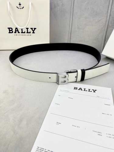 特 3.5Cm Bally 巴利双色手掌纹头层小牛皮 两面可用，配有金银字母扣头该皮带可调节，且能根据需要剪裁质量保证达到修身效果