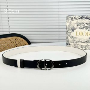 Dior 24早春新款 C D搭扣黄铜腰带扣，小牛皮腰带 双面佩戴 经典永存 3Cm