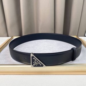 普拉D。 头层牛皮 宽3.8Cm 官网同步，纯铜金属标识。头层牛皮，柔软舒适。适合商务低调人士