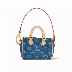 配链条新品Lv手提Mini牛仔布枕头包 Louis Vuitton 路易威登Lv迷你手提枕头包钥匙扣挂件 Speedy Monogram 包饰 M01882 本