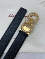 Ferragamo 25Mm金属Gancio双扣，女士双面牛皮，质感十足 独特复古风格 时髦中带着随性和酷感 .支持芯片扫码