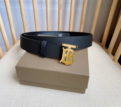 特P180 新款 Burberry 巴宝莉专柜同步上新 意大利制腰带 精选光滑皮革与粒纹皮革腰带 饰牌搭扣装饰镀钯金品牌专属标识图案 宽:3.5Cm 经典商务腰
