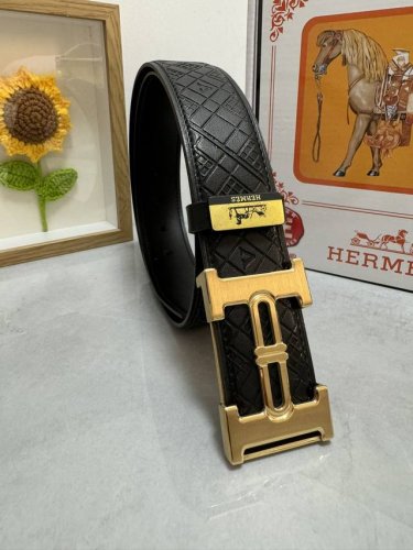 品名：爱马仕.HermèS 原单 材质：原单牛皮腰带 百分百头层牛皮腰带保证真皮，24K纯钢扣，专柜原单品质、做工精细，时尚大牌，送人自用首选 包装： 请认准如