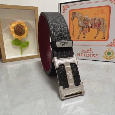 品名：爱马仕.Hermès 原单 材质：原单牛皮腰带 百分百头层牛皮腰带保证真皮，24K纯钢扣，专柜原单品质、做工精细，时尚大牌，送人自用首选 包装： 请认准如