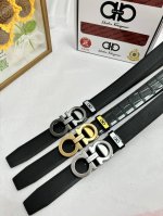 品名：菲拉格幕 原单 材质：原单牛皮腰带 百分百头层牛皮腰带保证真皮，24K纯钢扣，专柜原单品质、做工精细，时尚大牌，送人自用首选 包装： 请认准如图专柜包装赠