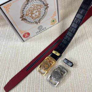 品名：Versace.范思哲 自动带 材质：原单牛皮腰带 百分百头层牛皮腰带保证真皮，24K纯钢扣，专柜原单品质、做工精细，时尚大牌，送人自用首选 包装： 请认