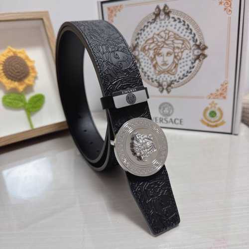 品名：Versace.范思哲 材质：原单牛皮腰带 百分百头层牛皮腰带保证真皮，24K纯钢扣，专柜原单品质、做工精细，时尚大牌，送人自用首选 包装： 请认准如图专