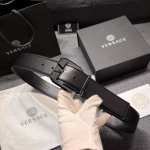特 范思哲 宽4.0Cm 新款 此款皮带配有Logo雕刻搭扣和饰有Medusa铆钉的腰带环