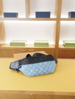 Lv 路易威登 官网同步 高版本 胸包 腰包 永恒不过时的标志性产品 纯原单布料 配牛皮 顶级五金制作 非市面普通版本 贸易公司订单货 全部实拍 实用性非常高