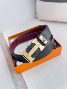 品名 爱玛仕.Hermes腰带 皮带 原单 型号 挂扣 经典纯钢材质扣头 双面头层牛皮 图片实物拍摄 材料 双面头层牛皮 挂扣系列 纯钢材质扣头 钯镀电镀工艺五
