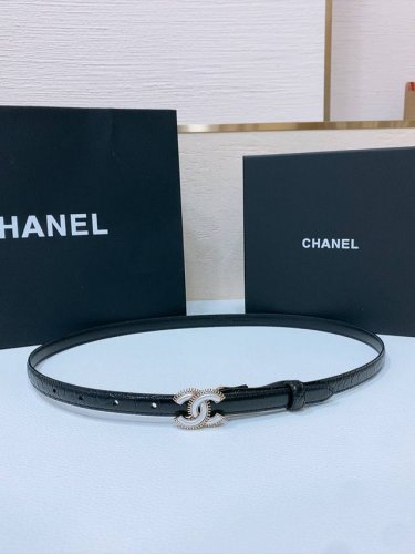 特P180 Chanel Cc 树脂白 与 链齿牙金 与银 Logo扣. 进口胎牛皮腰带 1.5Cm精品 精致 典雅