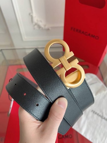 特 Ferragamo.菲拉格慕 全套新款包装 宽度3.5Cm 高级定制款男士皮带 双面进口牛皮 可双面使用 自行选择搭配 真材实料 很有质感 时尚经典不失风范