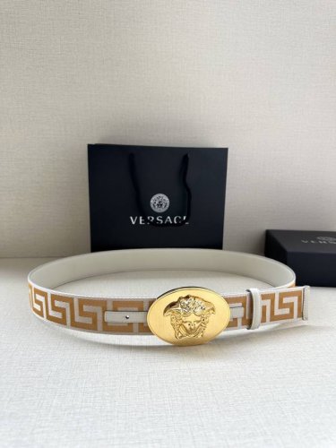 带宽3.8Cm Versace 范思哲 此款缎带腰带风格十分休闲，饰有标志性希腊回纹图案，可搭配休闲单品或高腰正装。 闭合式佩戴 希腊回纹图案 材质：100%聚