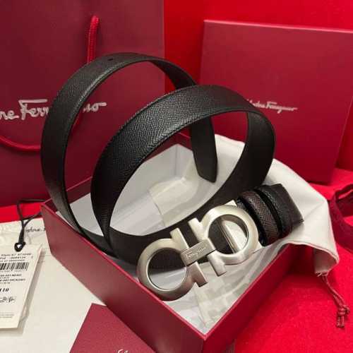 Ferragamo 菲拉格慕 雙面意大利進口原廠手掌纹 全新精雕鑽石效果搭扣 寬度35毫米 雙面雙色可用 該皮帶可調節 且能根據需要裁剪達到修身效果 顶级