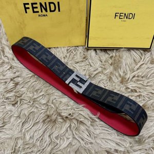 Fendi 芬迪 全套包装 专柜同款 宽4.0Cm 双环正反用腰带 Ff按钉搭扣 黑色Cuoio Romano皮革材质 反面面料带有烟草黄和黑色Ff图案 四方金