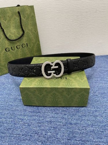 Gucci 经典款进口原厂印花面 搭配原版皮底 精品钢扣 宽4.0 Cm 经典永不过时款 潮流大方 时尚百搭
