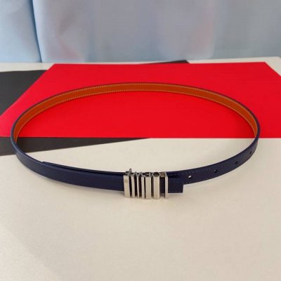 Loewe新款 小牛皮腰带，亮面Loewe五金扣。正面条形码设计，侧面立体字母Loeme ，宽1.5Cm。