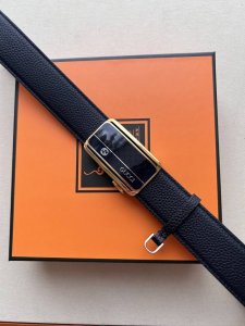 品牌:万宝龙 DDD 价格P： DDD 尺寸:带宽34Mm 正品尺寸 DDD 五金材质:专柜精品扣，真空电镀，工艺精细 DDD 带身材质:天然头层牛皮.质感十足