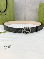 特 宽度3.5 Cm Gucci Marmont系列每一季都会推陈出新，为灵感源于70年代的标志性Gg配件注入现代精髓。Supreme帆布印花 腰带反面采用黑色