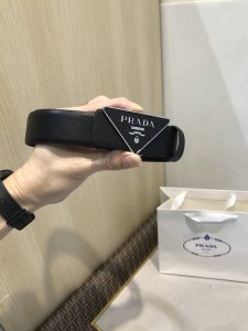 配送专柜包装 打孔针 特批 宽35Mm，支持Nfc 原单双面进口头层牛皮带身，搭配原版经典三角微标扣，手感.油边近乎完美，原产皮料牛皮定制，质感无可挑剔，出众的