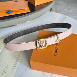 特 寬：30Mm 驢家秋季最新品 特別限定女士腰帶 寬度3Cm 雙面可用 最新定制面料，進口小牛皮底，搭配精緻小四方掛扣和三葉草包頭五金。