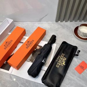 巴宝莉Burberry三折防晒睛雨伞 夏季新款 全自动折叠晴雨伞 内里黑色涂层防晒有效阻隔紫外线99%，Upf 50 所以能起到伞下体感降温的效果！ 有效隔热