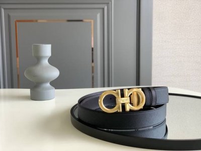 正品有售Ferragamo 菲拉格慕 Italy专柜在售正品 此款采用原厂进口皮制作 走线油边细致 正品开模 搭配原版Gancio五金 3.5Cm规格 顶级