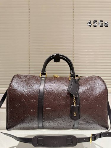 牛皮版本 高版本旅行包 超酷中Lv Keepall老花旅行袋 Lvkeepall 出差旅行最常用的一只包 这是超酷的一只包 可以做健身包，也可做旅行袋 容量超级