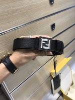 配送专柜包装 打孔针 新款 Fd 宽35Mm 支持Nfc 芯片扫描，标志造型皮带，原版间色双层F铆钉扣，进口原版 黑色小荔枝纹配酒红色压花制成，镀金表面金属制品