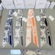 Dior25年新款春季丝巾，款款都美，挑不过来了，修长版型搭配尖头设计，款式经典别致。背面饰以对比鲜明的“Christian Dior”标志提花条形图案。可与各
