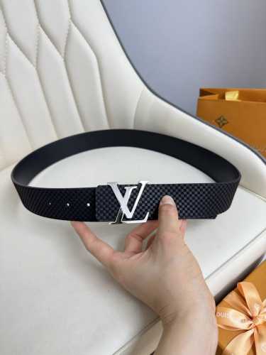 路易威登 Lv 全套包装 40Mm宽度 正品一体铸造五金钢扣 原厂皮料 双面原厂定制面料 区别市场货